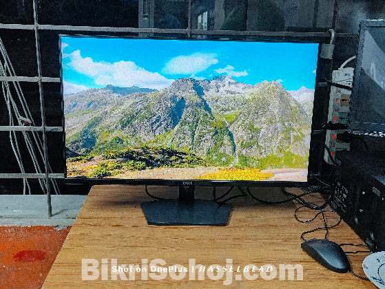 Dell 27” boarderless monitor
